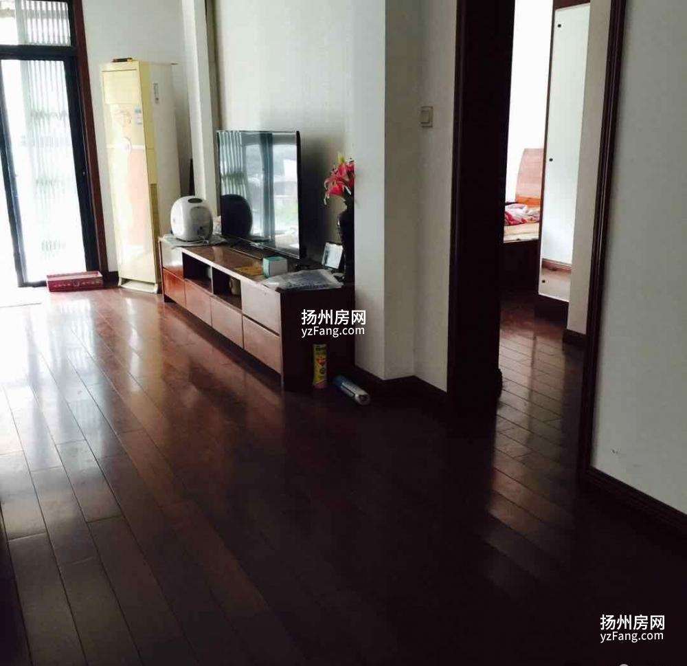 万马滨河城三室两厅吉房出售 二楼阳光充足。