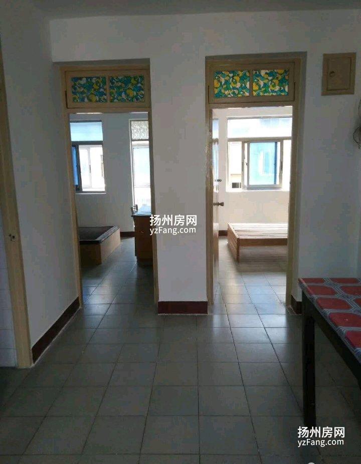 江苏省扬州市新城花园兰香苑 两室朝南，客厅有窗，楼层好