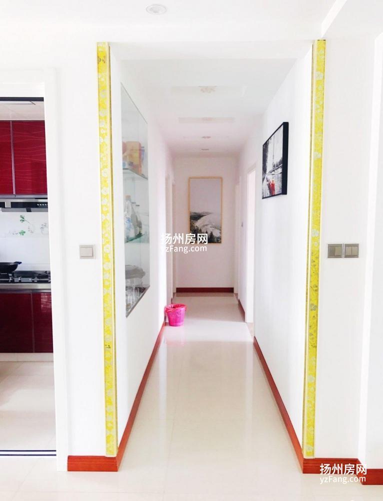 大上海国际公寓3室2厅2卫 价格便宜，装修舒心，阳光特别好