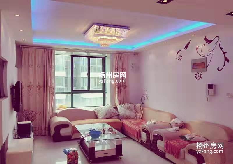大上海国际公寓5室2厅3卫 出行方便，配套齐全